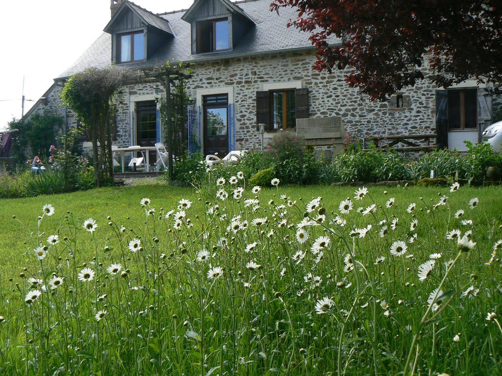 Fermette Dans Les Pays De La Loire Villa Ize Exterior photo